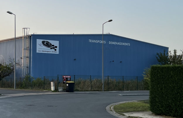 DEMENAGEURS BRETONS - PANNEAU FACADE