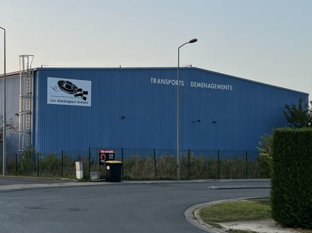 DEMENAGEURS BRETONS - PANNEAU FACADE