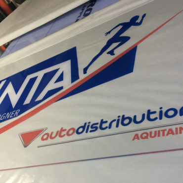 AD AUTO DISTRIBUTION - GRINTA - PLAQUE PLEXIGLASS