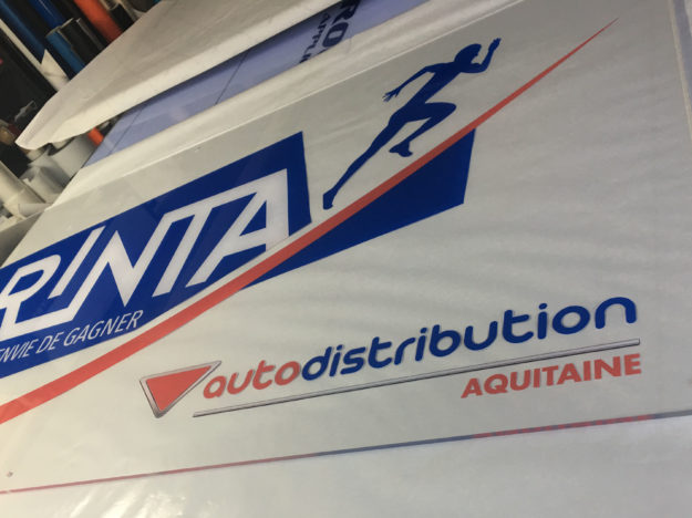 AD AUTO DISTRIBUTION - GRINTA - PLAQUE PLEXIGLASS